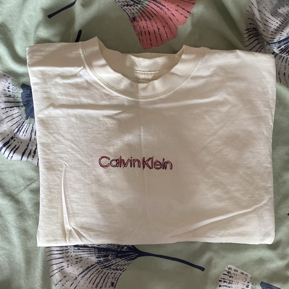 Short Sleeve wide short T-shirt - Picture 2 of 4